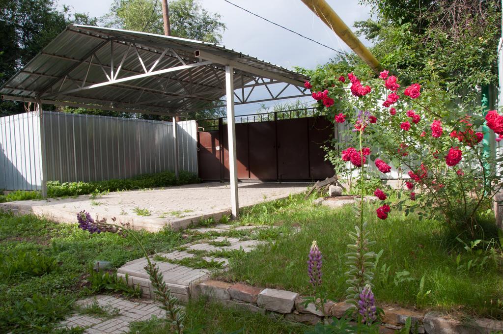 Almaty Backpackersホステル エクステリア 写真