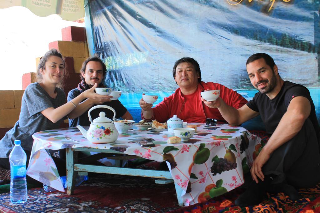Almaty Backpackersホステル エクステリア 写真